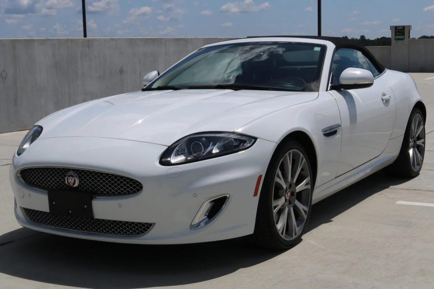 新品未使用／2013年購入／Turning Point Leviathan4β 2014 Jaguar XK VIN SAJWA4GB8ELB54410 | Hagerty Valuation Tools